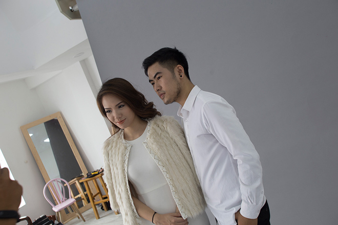 Hoài Anh đọ sắc cùng BTV trẻ nhất của bản tin Thời sự